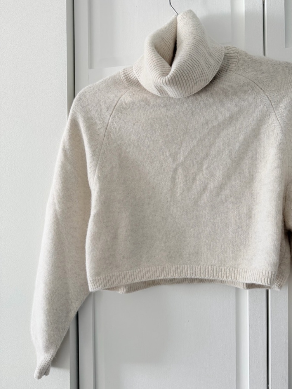 Wilfred 100% Cashmere Oversized Cropped Turtleneck Sweater - XS - Picture 4 of 11
